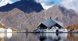 Hemkund Lokpal just 493 kms from Delhi